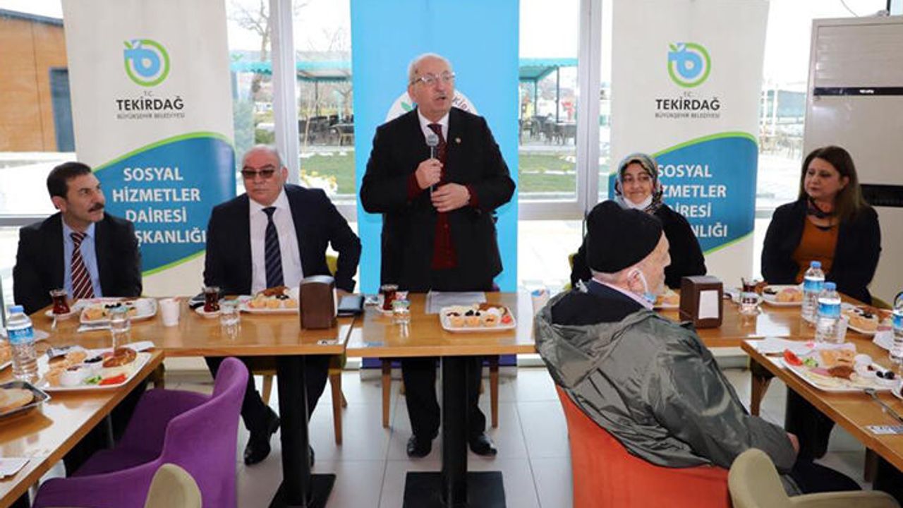 Tekirdağ Büyükşehir Belediyesi Yaşlılar Haftası Etkinliği düzenledi