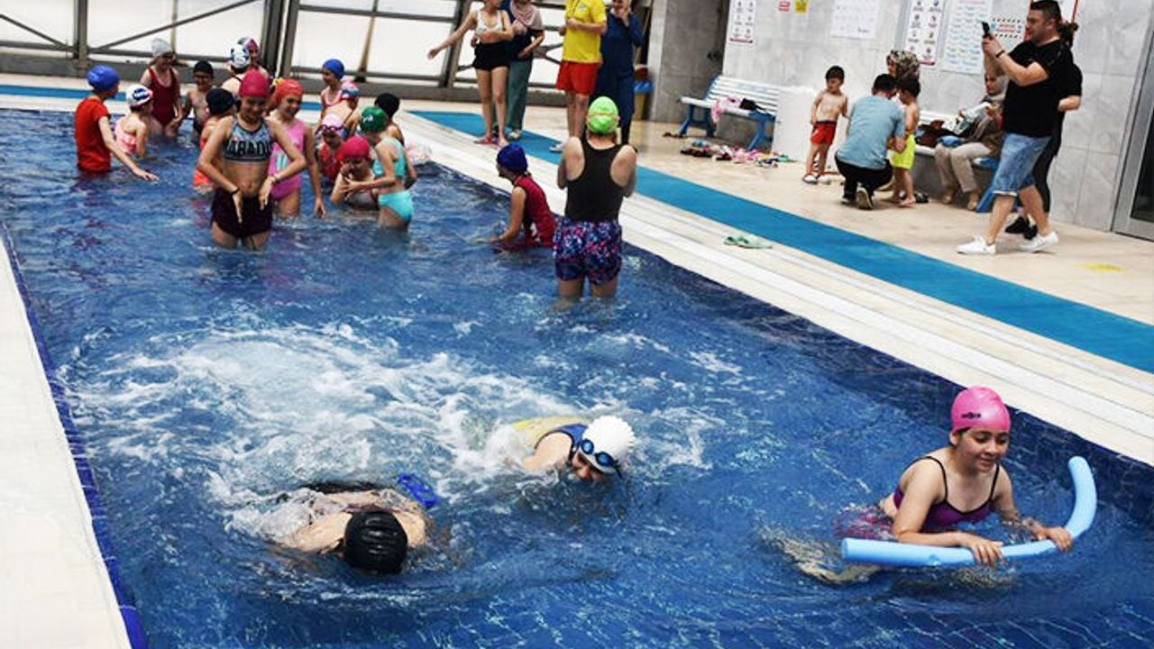 Tekirdağ Büyükşehir Belediyesi çocukları su sporları ile tanıştırdı