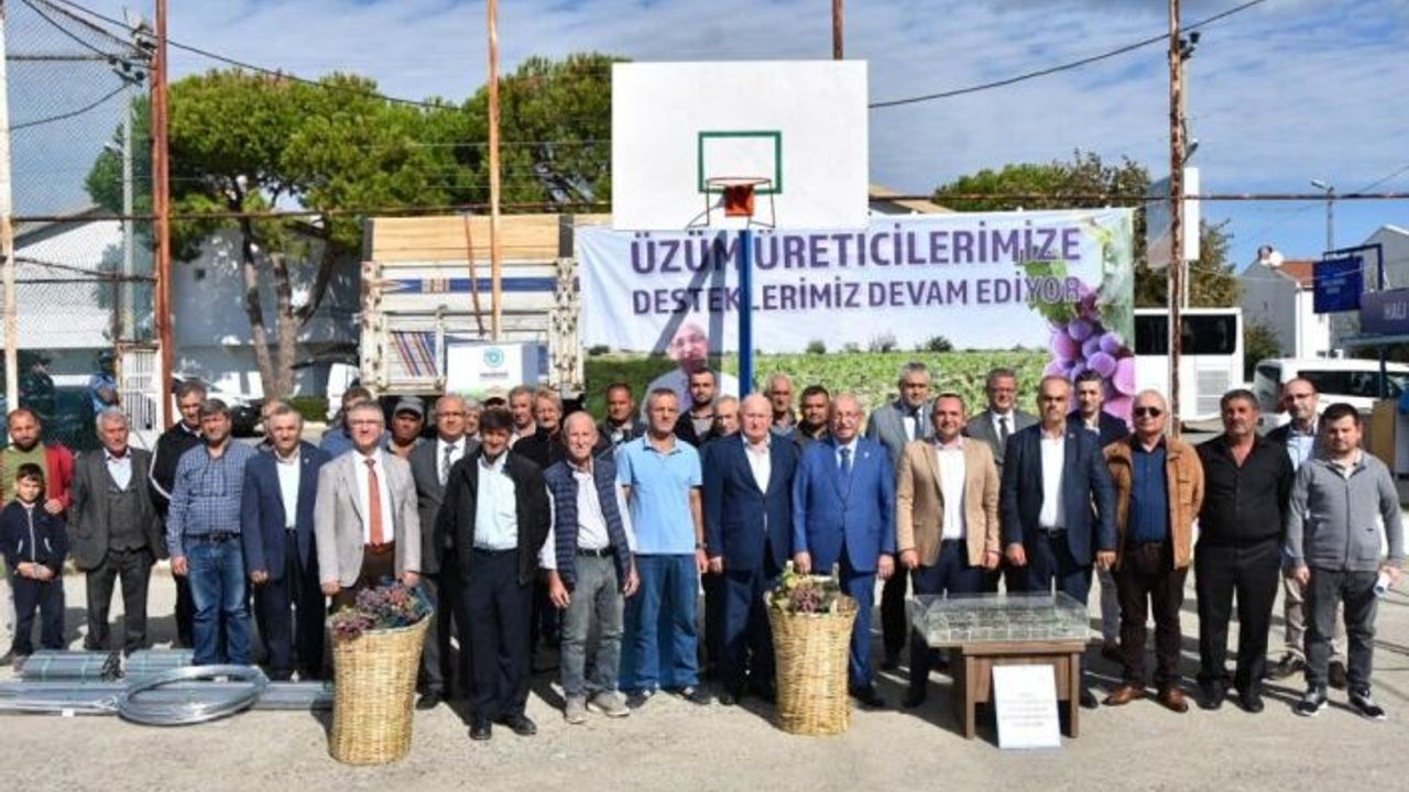 Tekirdağ Büyükşehir Belediyesi, üzüm üreticilerine desteğe devam ediyor