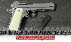 Şüphe üzerinde durdurulan araçta silah ele geçirildi