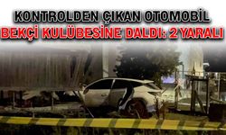 Kontrolden çıkan otomobil bekçi kulübesine daldı: 2 yaralı