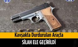 Kavşakta durdurulan araçta silah ele geçirildi