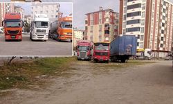 Çocukların futbol oynayacağı yerde tırlar yatıyor: Sanki otopark