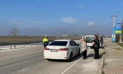 Ambulansların trafikte önceliği konusunda bilgilendirdiler