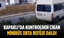 Kapaklı’da kontrolden çıkan minibüs orta refüje daldı