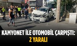 Kamyonet ile otomobil çarpıştı: 2 yaralı
