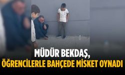 Müdür Bekdaş, öğrencilerle bahçede misket oynadı