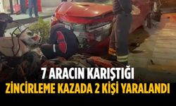 7 aracın karıştığı zincirleme kazada 2 kişi yaralandı