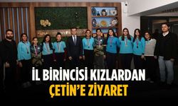 İl birincisi kızlardan Çetin’e ziyaret