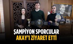 Şampiyon sporcular Akay’ı ziyaret etti