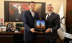 Vahap Akay’dan ÇTSO Başkanı Ahmet Çetin’e ziyaret