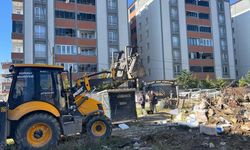 Kapaklı Belediyesi izinsiz yapıları yıkmaya devam ediyor