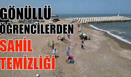 Gönüllü öğrencilerden sahil temizliği