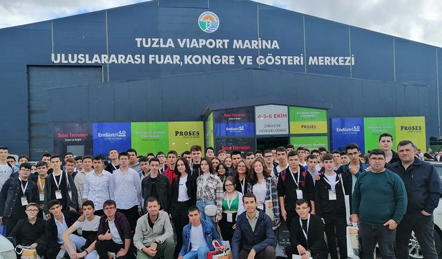 Özel ÇOSB Mesleki ve Teknik Anadolu Lisesi öğrencileri fuarları gezdi