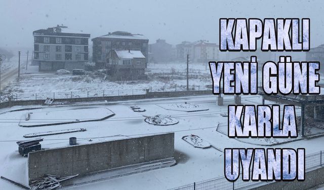 Kapaklı güne karla uyandı