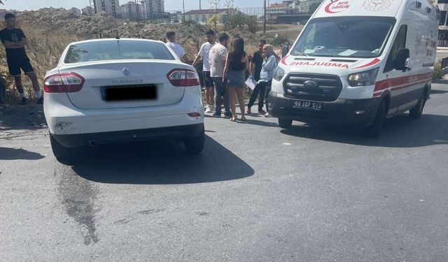 Kazanın eksik olmadığı yolda polis otosu ile otomobil çapıştı: 2 yaralı