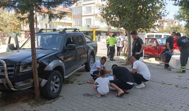 Saray’da otomobil ile kamyonet çarpıştı: 1 yaralı