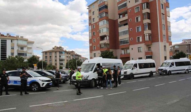 Okul ve yurt çevrelerinde güvenlik uygulaması gerçekleştirildi