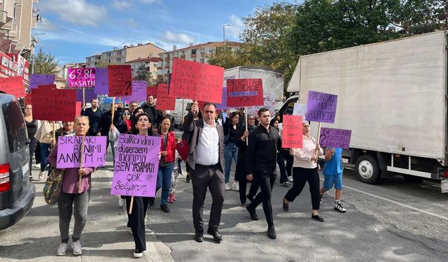 CHP Kapaklı İlçe Başkanlığı tarafından kadınlara destek yürüyüşü