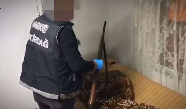 Polis ekiplerinden eş zamanlı operasyon: 8 gözaltı