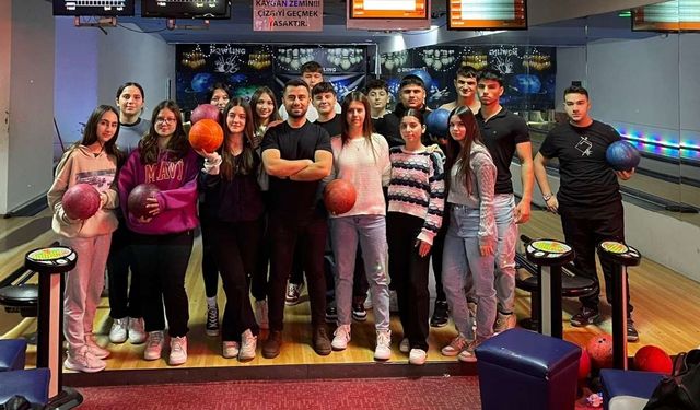 Bowling Turnuvasında il ikincisi ve üçüncüsü oldular