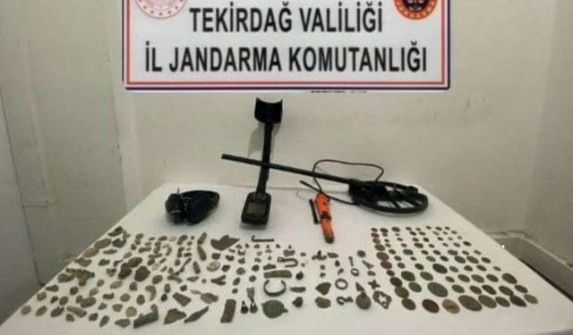 150 adet tarihi obje ve 80 adet sikke ele geçirildi