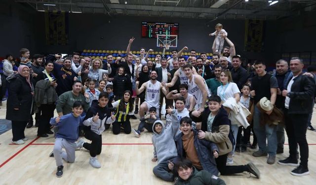 Basketbol maçı takımda yaşanan sağlık sorunları nedeniyle ertelendi