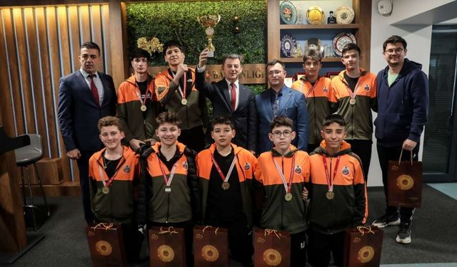 Türkiye Şampiyonları, Başkan Çetin’i ziyaret etti