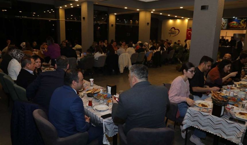 Sağlık çalışanları ile iftarda buluşuldu