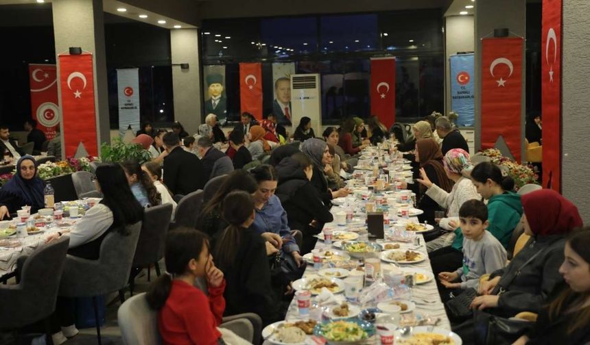 Dünya Yetimler Günü dolayısıyla iftar yemeği düzenlendi