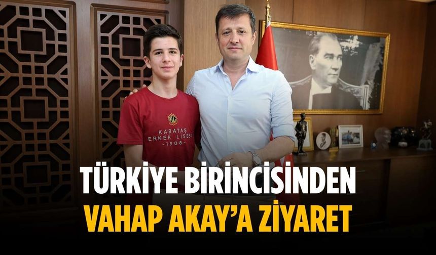 Türkiye birincisinden Vahap Akay’a ziyaret