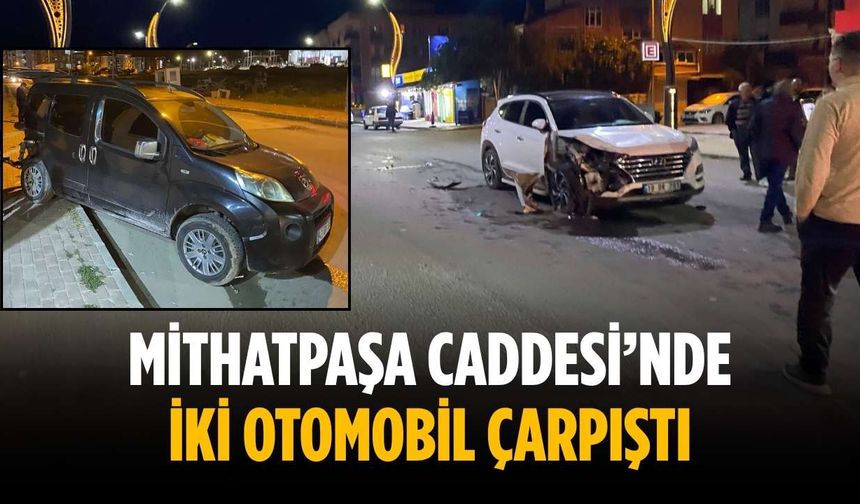 Mithatpaşa Caddesi’nde iki otomobil çarpıştı