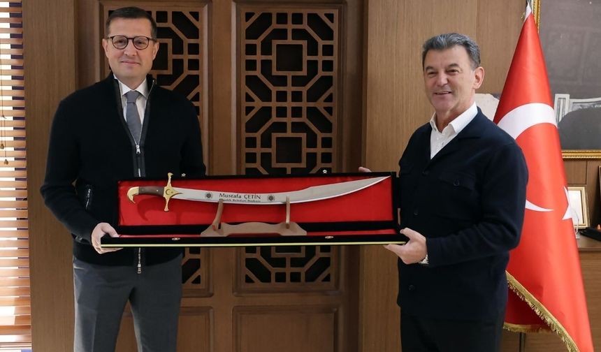 Çetin’den Akay’a hayırlı olsun ziyareti