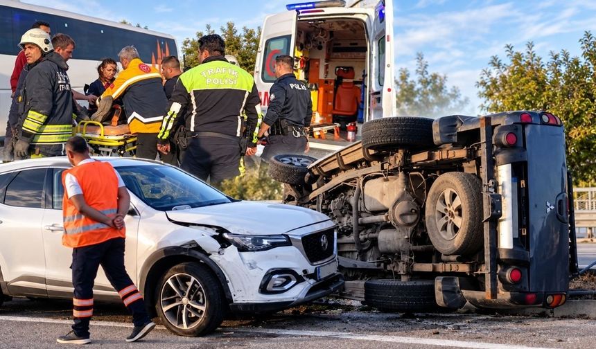 Çocuğun olduğu aracı kaçırıp kaza yapan sürücü yakalandı: 3 yaralı