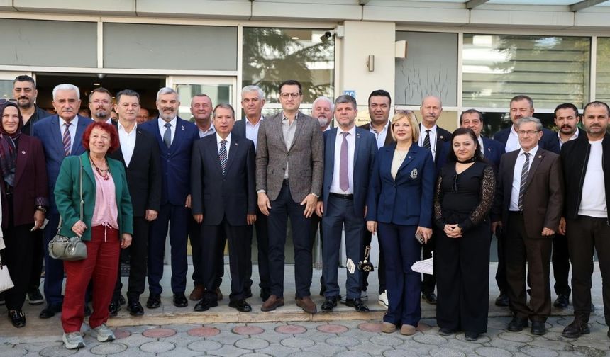 Ahmet Çetin, 3 ilçedeki muhtarlarla kahvaltıda buluştu