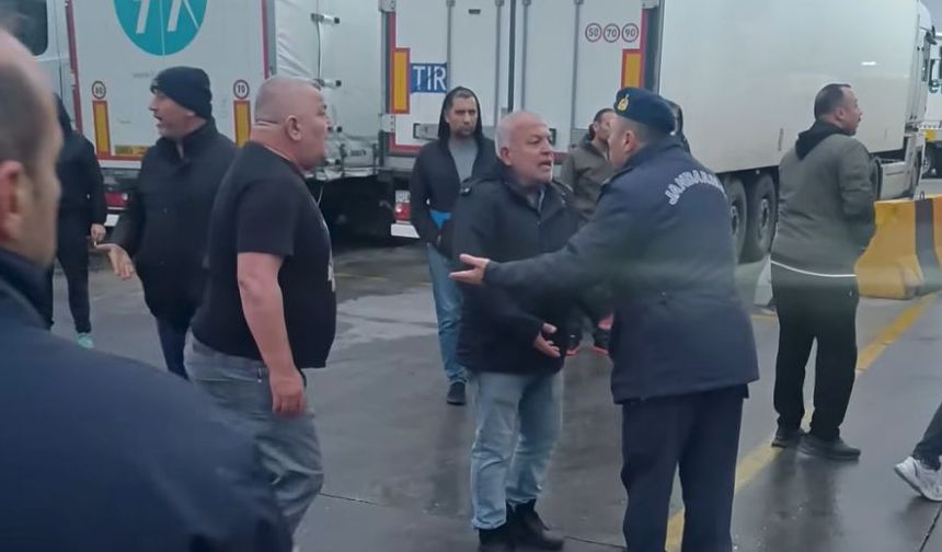Kapıkule ve Hamzabeyli'de tır sürücüleri kontak kapattı