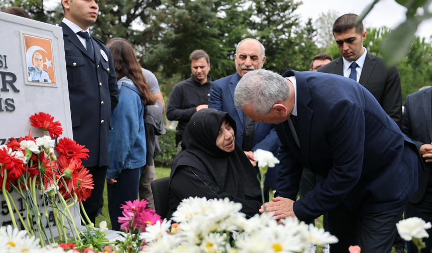 Şehit Komiser Yardımcısı Erdem Uçar kabri başında anıldı