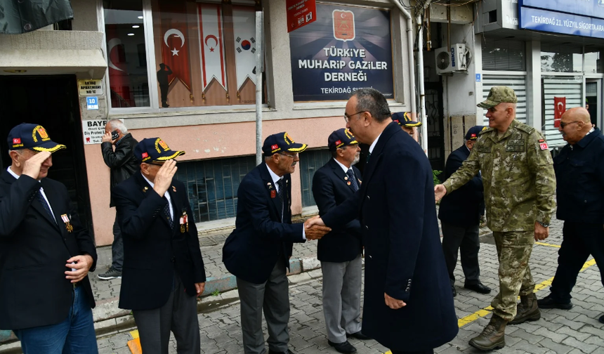 Vali Soytürk ve Kolordu Komutanı Ala’dan Muharip Gaziler Derneğine ziyaret