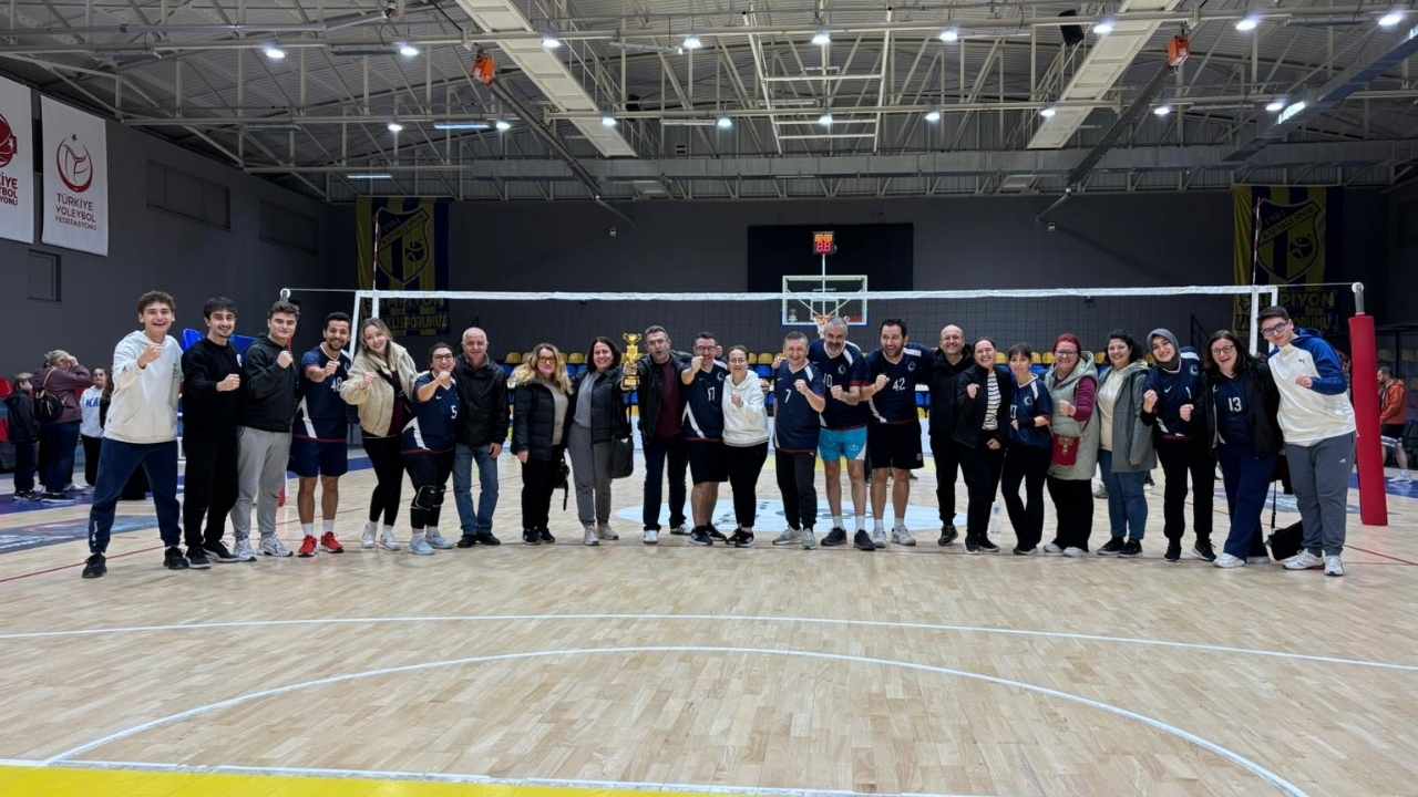 Ogretmenler Turnuva Voleybol 1