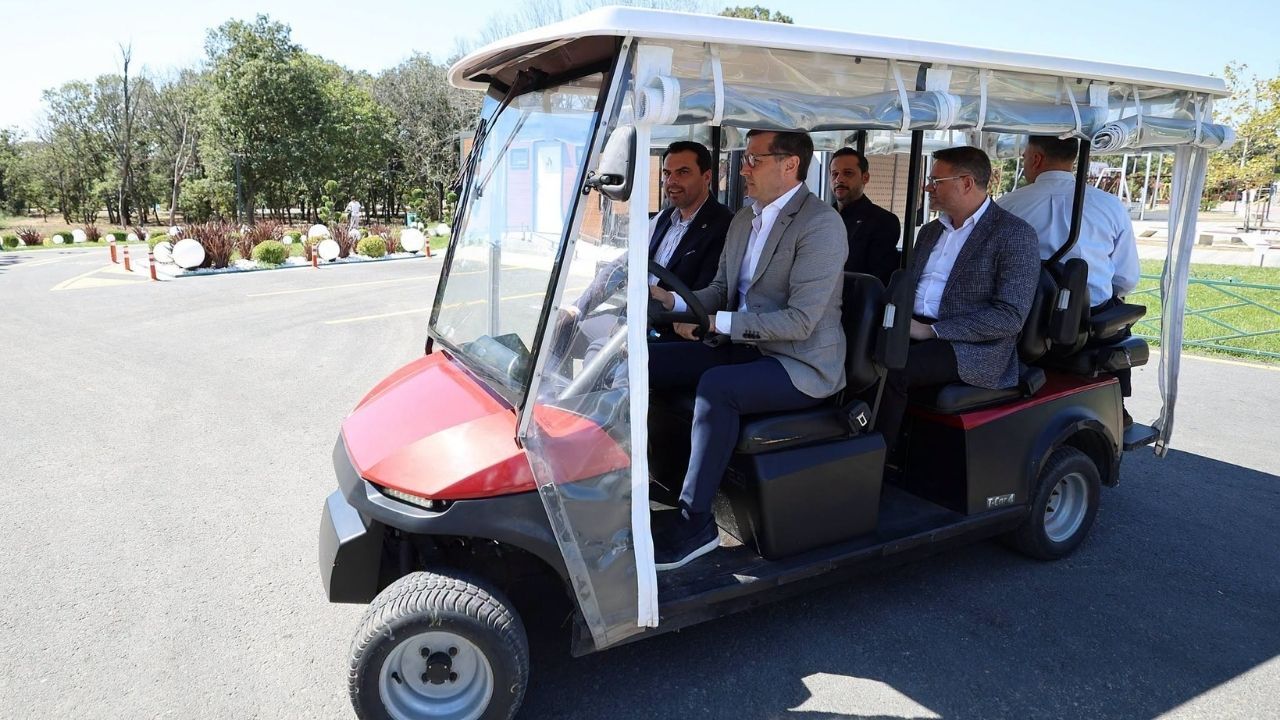 Ak Parti Vahap Akay 1