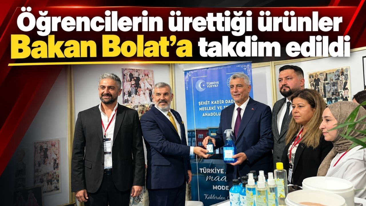 Ürettikleri ürünleri bakan Bolat'a takdim ettiler